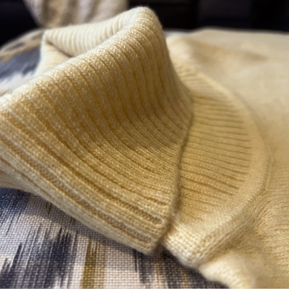 NWOT Short Sleeve Turtleneck 100% Cashmere Sweater * Size Small